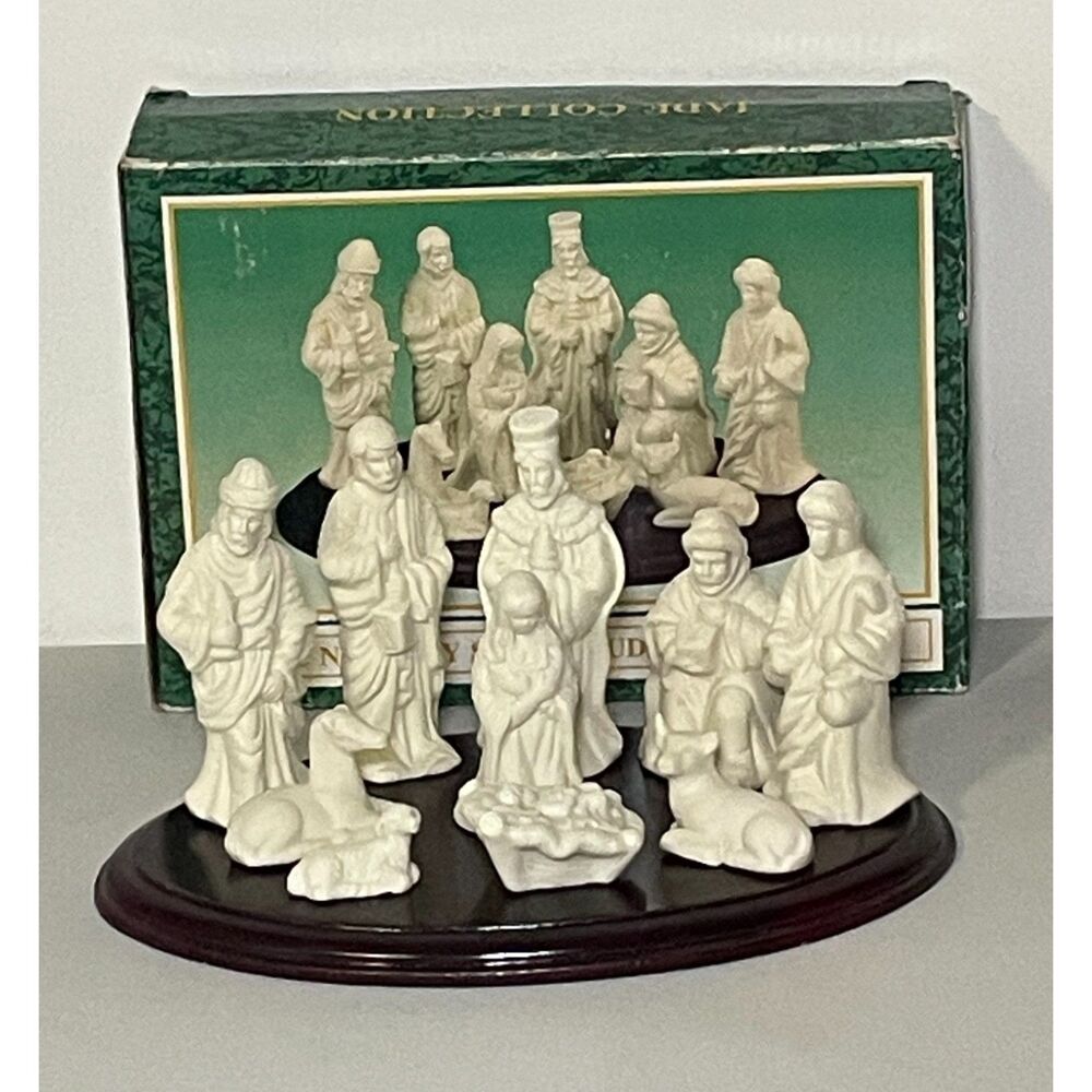Vintage World Bazaars Jade Collection 11pc Nativity Set w Wood Base Christmas